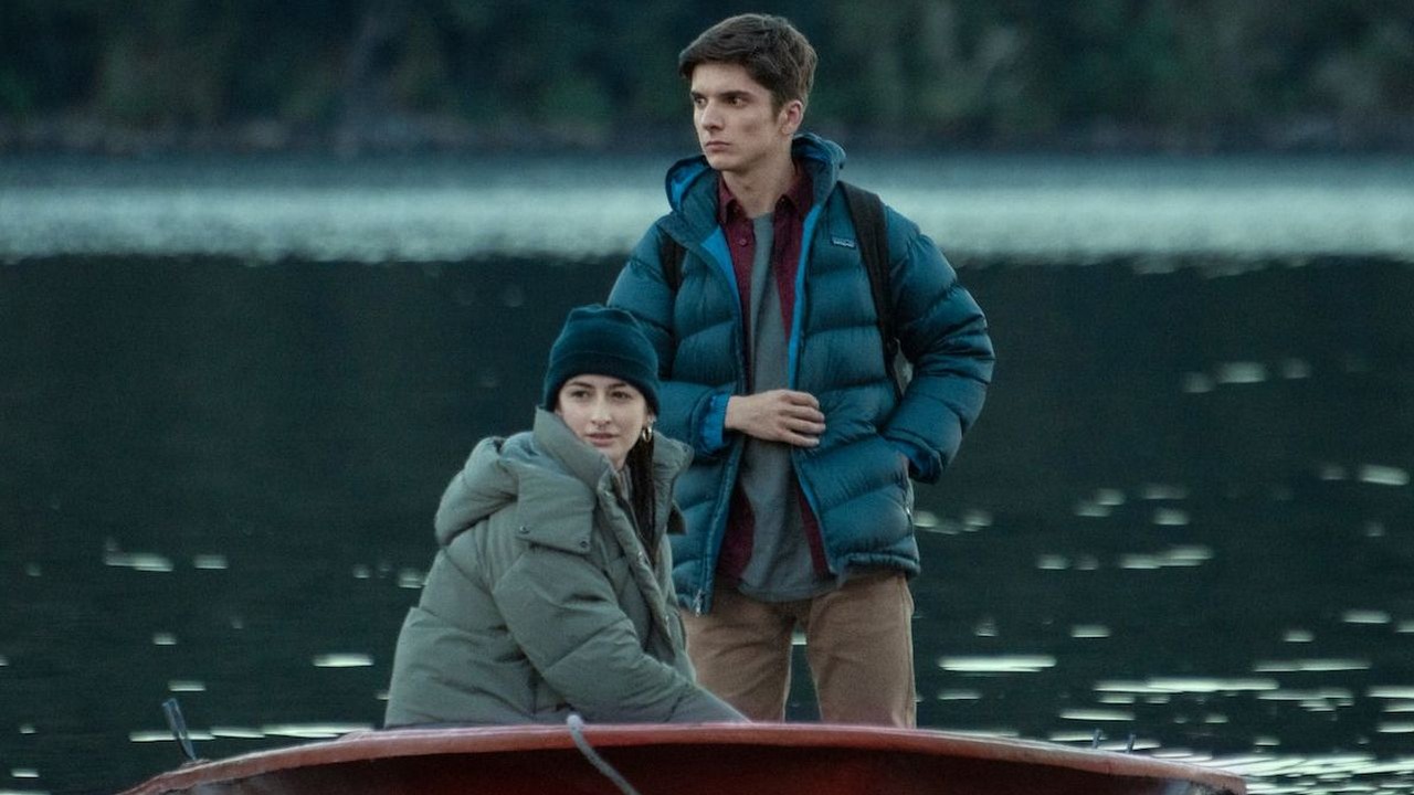 Nowy serial kryminalny Netflixa zadebiutował 2 dni temu, a już jest w top 10. Na gorącym uczynku to kolejna adaptacja thrillera Harlana Cobena, która „zgniła” na Rotten Tomatoes, źródło grafiki: Na gorącym uczynku, Miguel Cohan, Netflix, 2025.