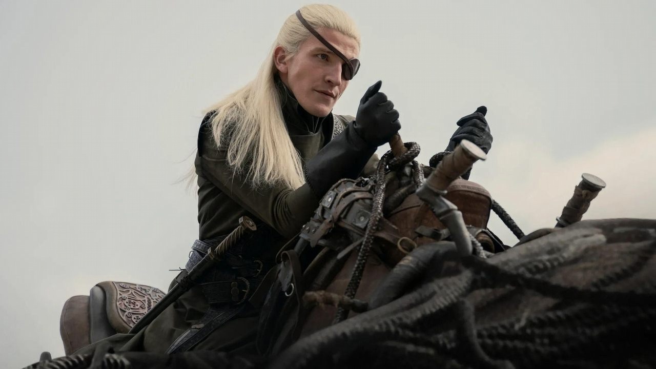 „To rozczarowujące”. Showrunner Rodu smoka odniósł się do krytyki George’a R.R. Martina zaraz po tym, jak rozpoczęto zdjęcia na planie 3. sezonu serii fantasy, źródło grafiki: Ród smoka, HBO, Ryan Condal, 2024.