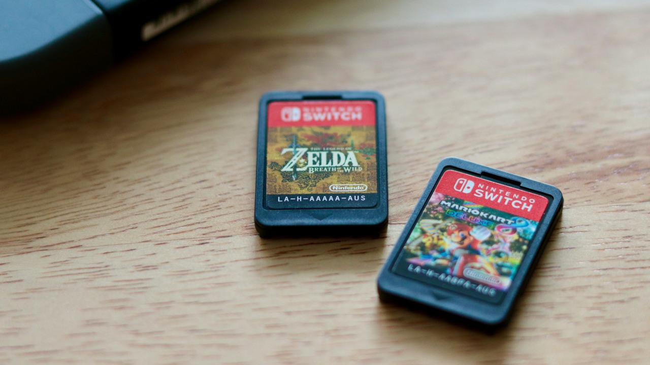 „Zrobiliśmy to tak, że jeśli włożysz to do ust, to wyplujesz”; Kartridże do Switcha 2 smakują okropnie, ale Nintendo robi to celowo, źródło grafiki: Jacob Spaccavento | Unsplash.