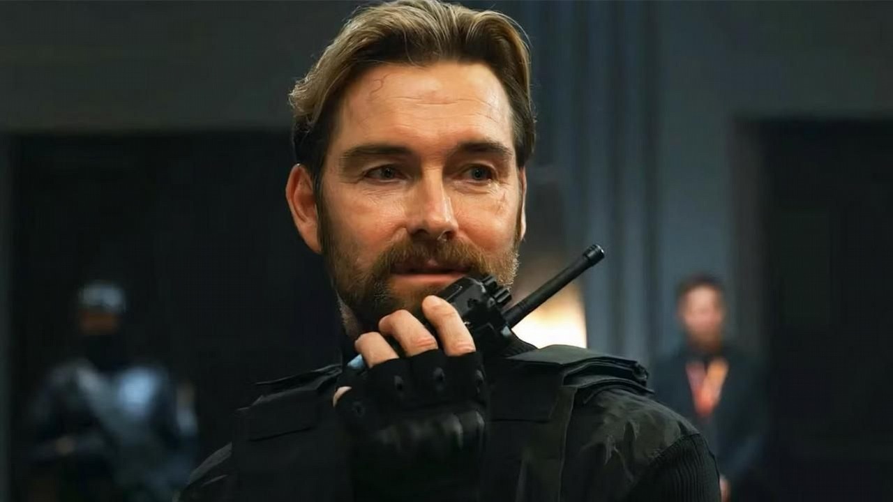 Już jutro premiera nowego thrillera akcji z gwiazdą The Boys. Antony Starr wybiera destrukcję w obiecującym zastrzyk adrenaliny filmie Prime Video, źródło grafiki: G20, Patricia Riggen, Prime Video, 2025.