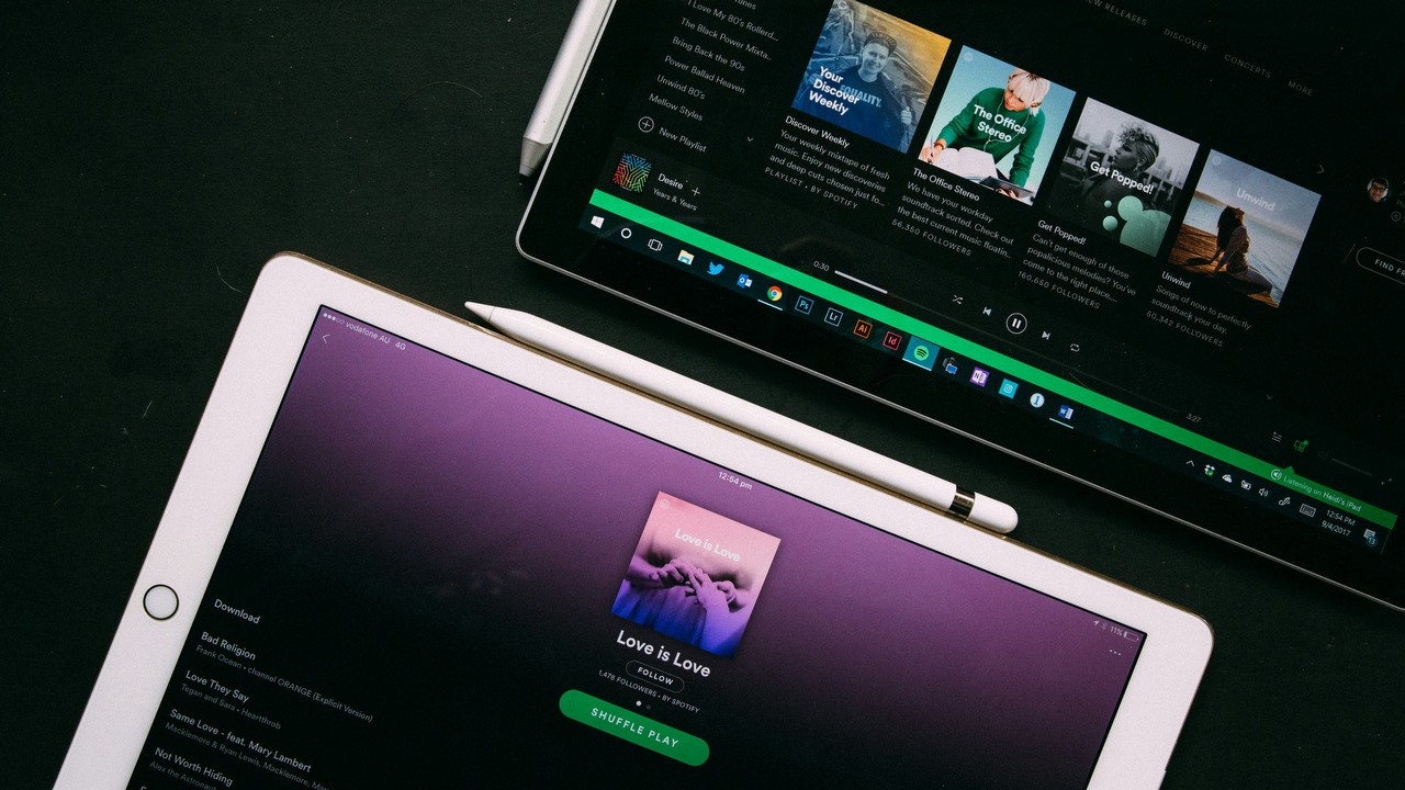 Spotify zmaga się z dużą awarią. Odtwarzanie muzyki jest praktycznie niemożliwe, źródło grafiki: Unsplash | Heidi Fin.