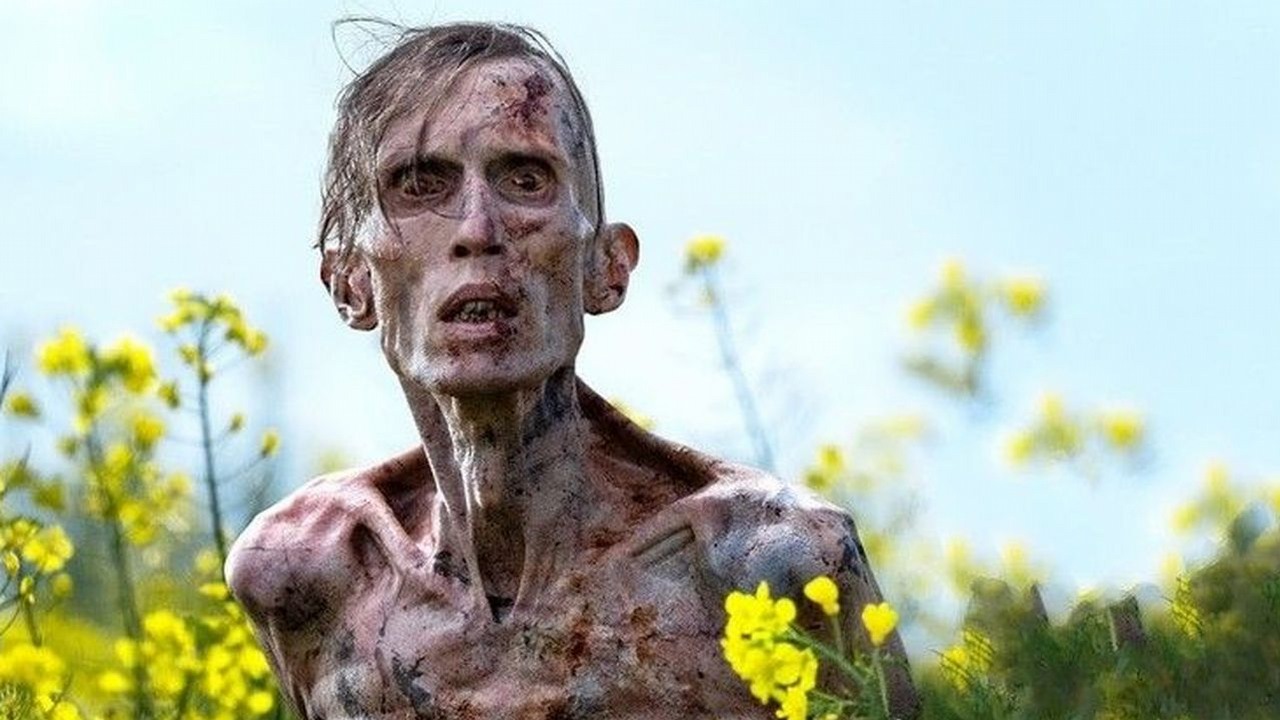 Nowy zwiastun 28 lat później ukazuje brutalny atak zombie. Niepokojący trailer podkreśla, że widowisko zobaczymy tylko w kinach, źródło grafiki: 28 lat później, Danny Boyle, Universal, 2025.