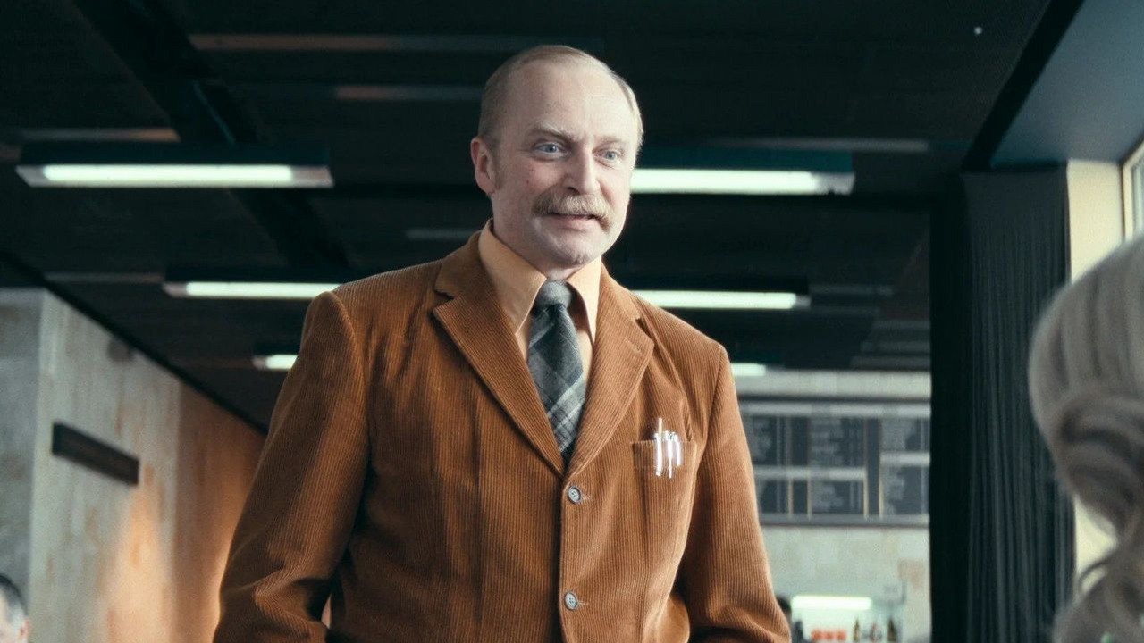 Nowy polski serial Netflixa trafił do top 10 już dzień po premierze, choć krytycy nazywają go „stratą czasu”. Projekt UFO to najnudniejsza seria roku?, źródło grafiki: Projekt UFO, Kasper Bajon, Netflix, 2025.