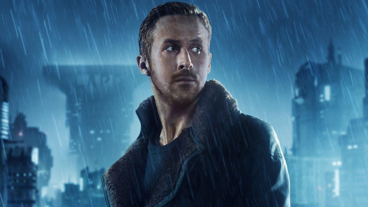 „Scenariusz jest świetny”. Potwierdzony w roli Jedi Ryan Gosling zachwala „pełną serca” historię w Star Wars: Starfighter. Pedro Pascal na pierwszych zdjęciach z The Mandalorian & Grogu, źródło grafiki: Blade Runner 2049, Denis Villeneuve, Warner Bros., 2017.