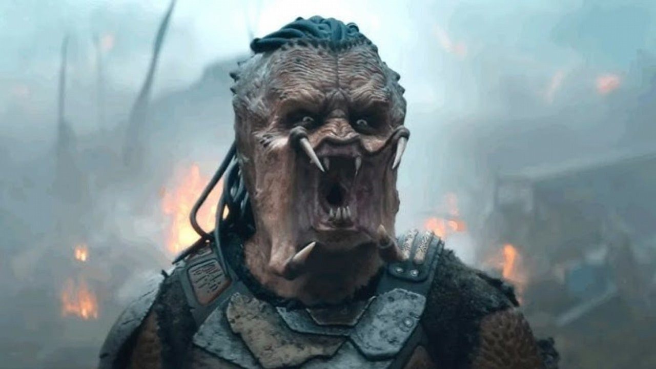 Kultowa franczyza sci-fi powraca w nowej odsłonie. Zwiastun Predator: Badlands serwuje pierwsze spojrzenie na młodego predatora oraz Elle Fanning jako androida, źródło grafiki: Predator: Badlands, 20th Century Studios, 2025.