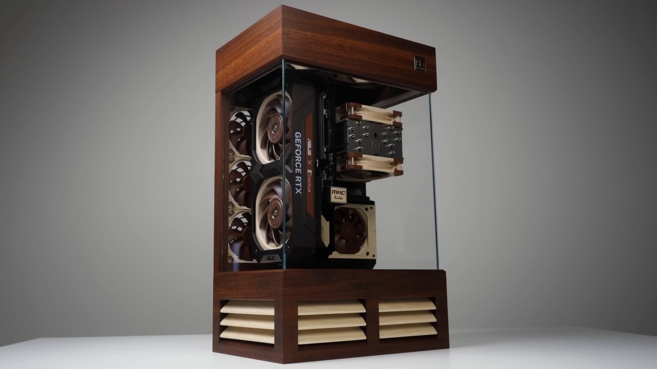 Ta obudowa PC wygląda jak dzieło sztuki i marzenie każdego fanatyka organizowania kabli, źródło grafiki: YouTube: MXC Builds; 2025.