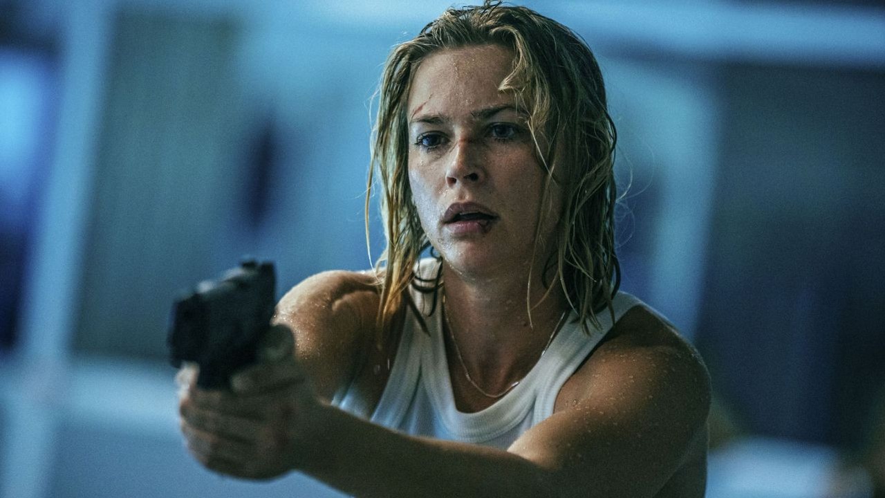 Numerem 1 Netflixa w 85 krajach jest nowy spiskowy thriller o byłej żołnierce. Produkcja pokonała hit akcji z Tomem Hardym, choć widzowie nazywają Exterritorial stratą czasu, źródło grafiki: Poza jurysdykcją, Christian Zübert, Netflix, 2025.