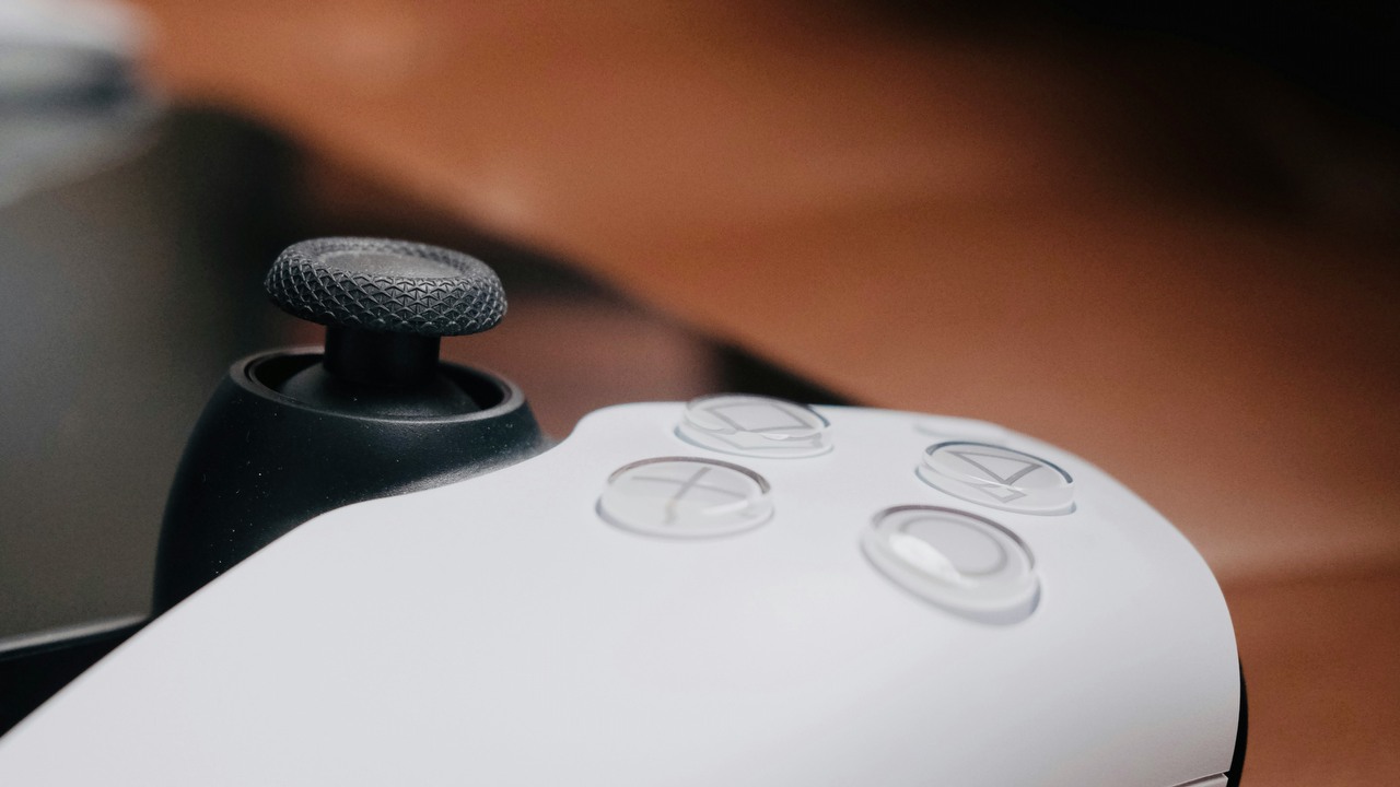 Sony ma szykować PSSR 2. Ulepszona wersja technologii ma zaoferować obsługę 4K i 120 FPS-ów, źródło grafiki: Tu Trinh | Unsplash.