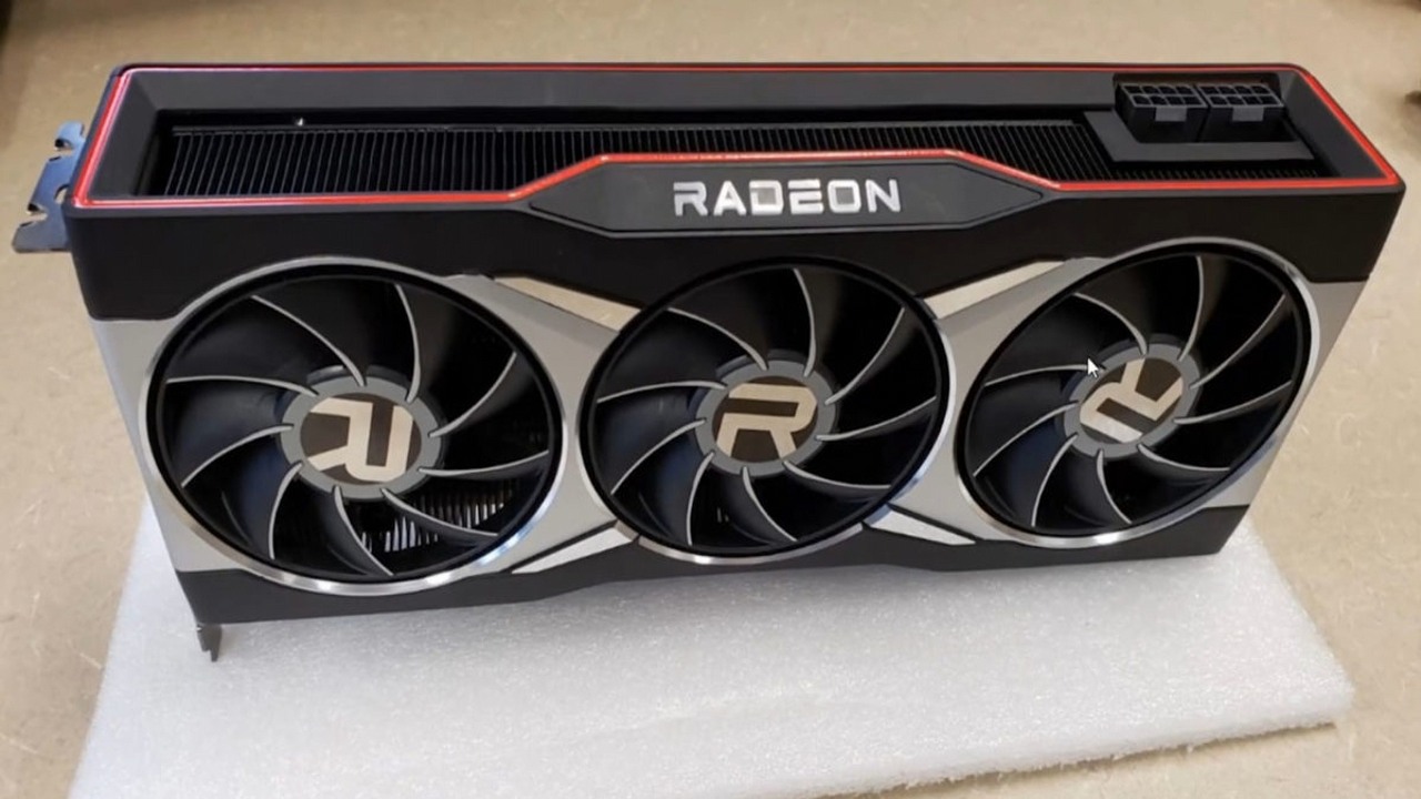 Radeon RX 6000 - nowe zdjęcia flagowej karty graficznej AMD.