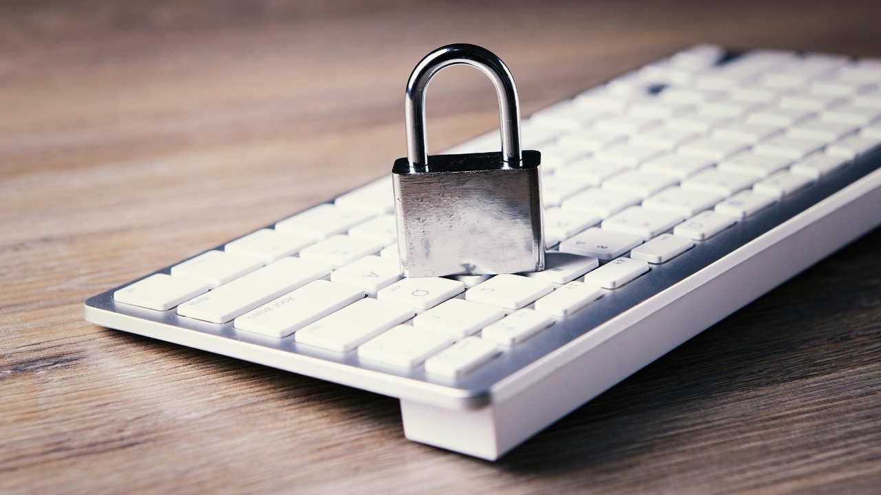 Masz takie hasło? RTX 5090 złamie je w mniej niż 3 godziny, ale jest jedna rzecz, która ochroni Cię na lata, źródło grafiki: Unsplash | Sasun Bughdaryan..