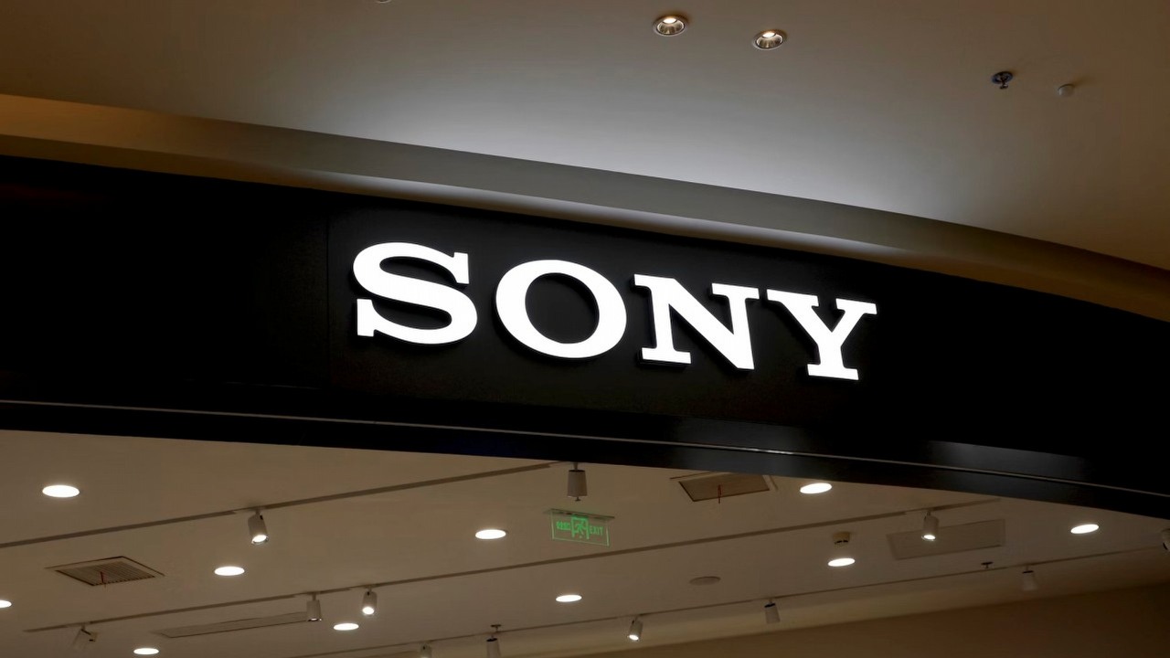 Sony szykuje się na miliardowe straty. „Ratunkiem” może być kolejna podwyżka cen PS5, źródło grafiki: P. L.; Unsplash.com; 2023.