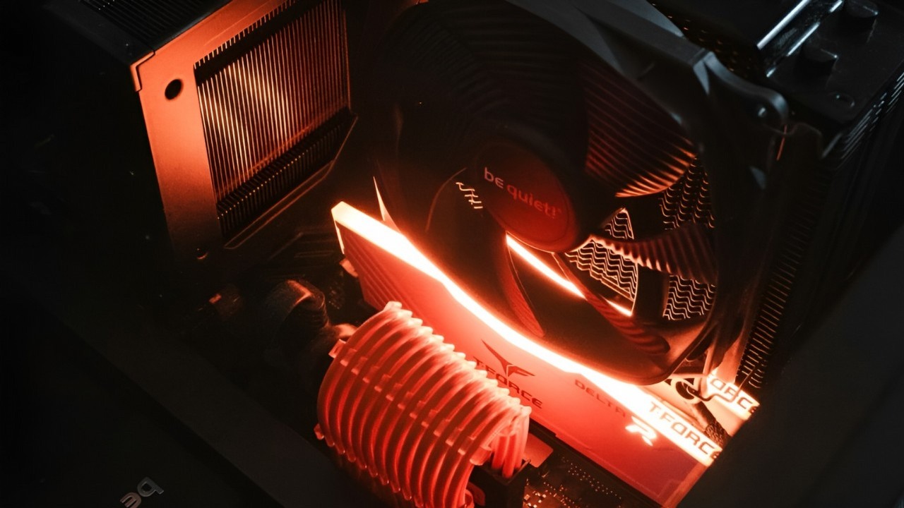 „To air fryer”: Gracz nie rozumiał, dlaczego jego PC się wyłącza podczas grania - społeczność pokazała, w czym jest problem, źródło grafiki: Vadim Sadowski, Unsplash.