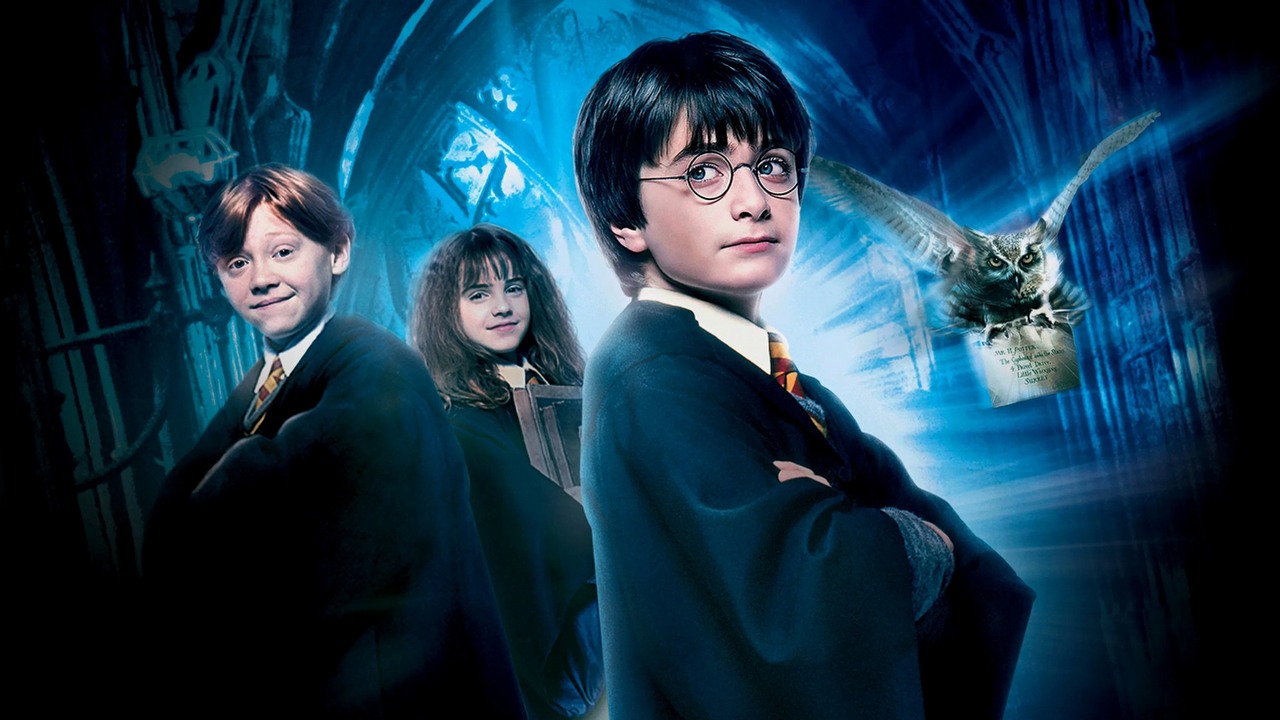 Serial Harry Potter pokazał swoich najważniejszych bohaterów. Oto nowi Harry, Ron i Hermiona z produkcji HBO, źródło grafiki: Harry Potter i Kamień Filozoficzny, Chris Columbus, Warner Bros. Pictures, 2001.