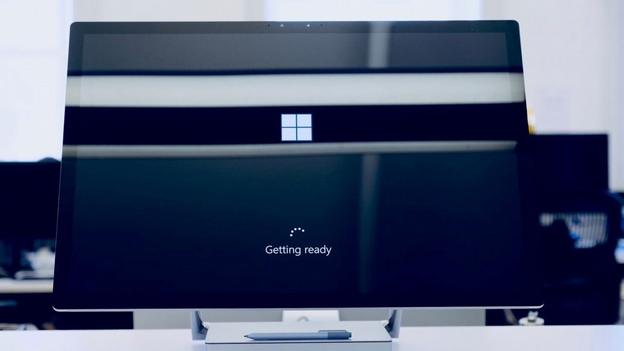 Windows 11 wciąż za Windowsem 10. Nowy system operacyjny stracił w maju na popularności, źródło grafiki: Johnyvino; Unsplash.com; 2018.