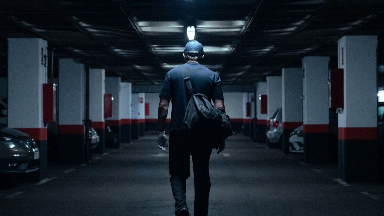 Netflix ma nowy hit. Oparty na prawdziwej historii kryminalny thriller przyciąga widzów, choć recenzenci mają wobec Czarnej wdowy zastrzeżenia, źródło grafiki: Czarna wdowa, Carlos Sedes, Netflix, 2025.