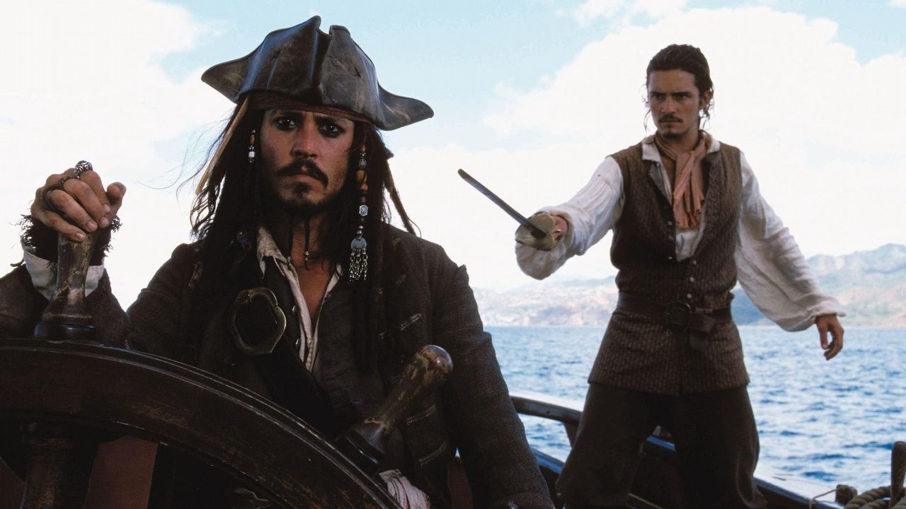 Czy oryginalna obsada Piratów z Karaibów powróci w nowym filmie z kultowej franczyzy? Orlando Bloom ujawnia: „Były rozmowy", źródło grafiki: Piraci z Karaibów. Klątwa Czarnej Perły, Gore Verbinski, Disney, 2003.