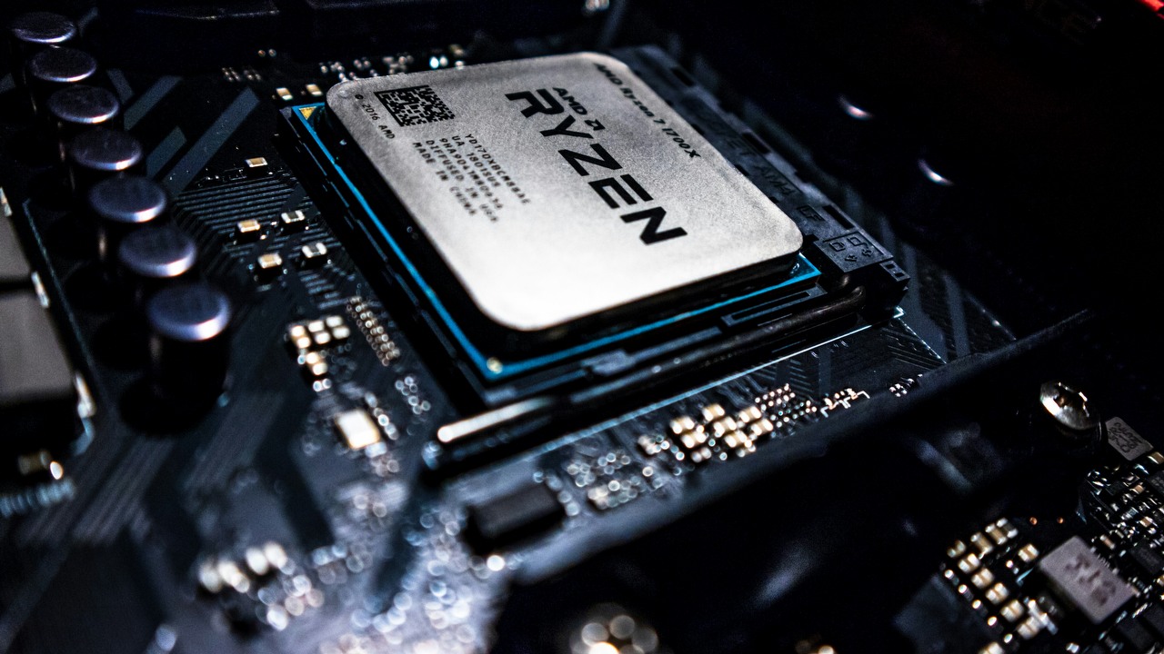 AMD szykuje nowego króla taniego grania? Firma po cichu potwierdza istnienie procesora Ryzen 5 9600X3D, źródło grafiki: Zii Miller | Unsplash.