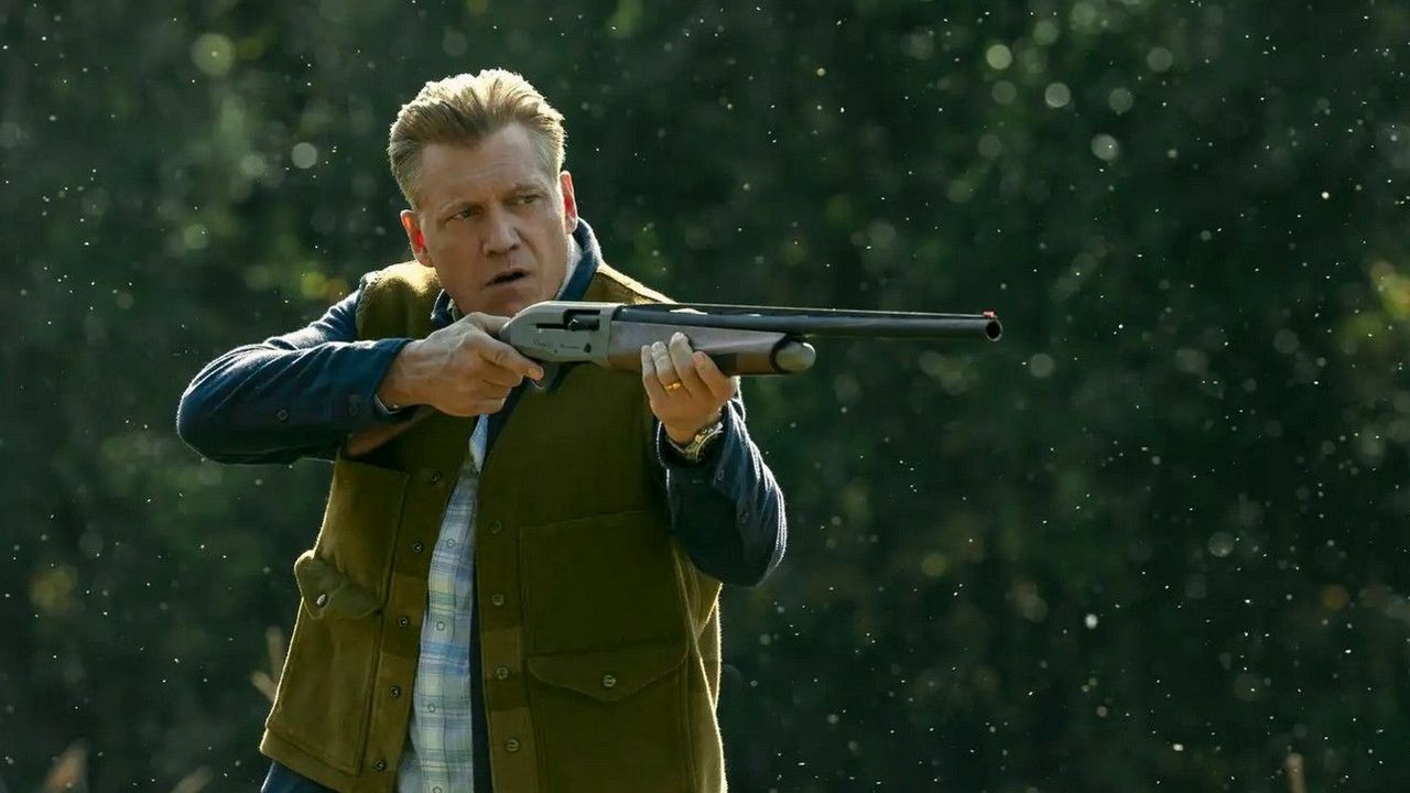 Netflix ma nowy kryminalny hit - wakacyjny thriller nie tylko momentalnie stał się numerem 1 giganta streamingu, ale także spodobał się widzom, źródło grafiki: Nabrzeże, Kevin Williamson, Netflix, 2025.