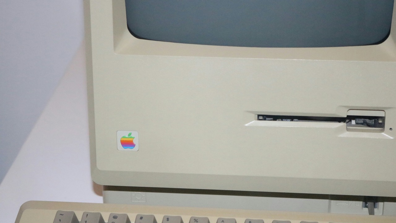 Prawie 28 lat zajęło odkrycie sekretu ukrytego w Apple Power Macintosh G3, źródło grafiki: Unsplash | Matt Mech.