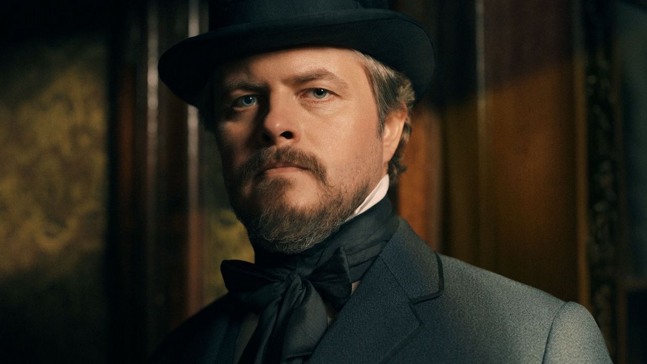 Netflix ruszył z własną Lalką i konkurencją dla TVP z Dorocińskim. Schuchardt i Drzymalska na pierwszych zdjęciach jako Wokulski i Łęcka, źródło grafiki: Lalka, Paweł Maślona, Netflix, 2025.
