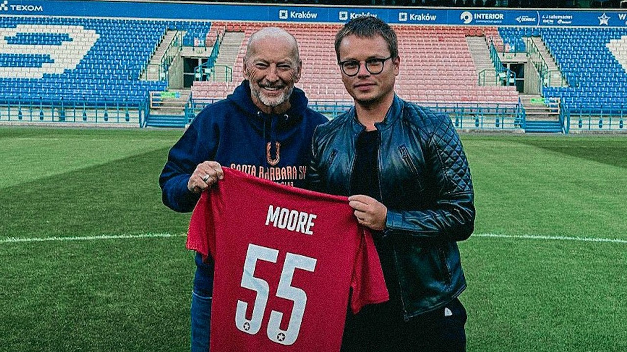 Były szef EA Sports i Xboxa inwestuje w polski klub. „To więcej niż projekt - to podróż dziedzictwa”, źródło grafiki: Wisła Kraków.