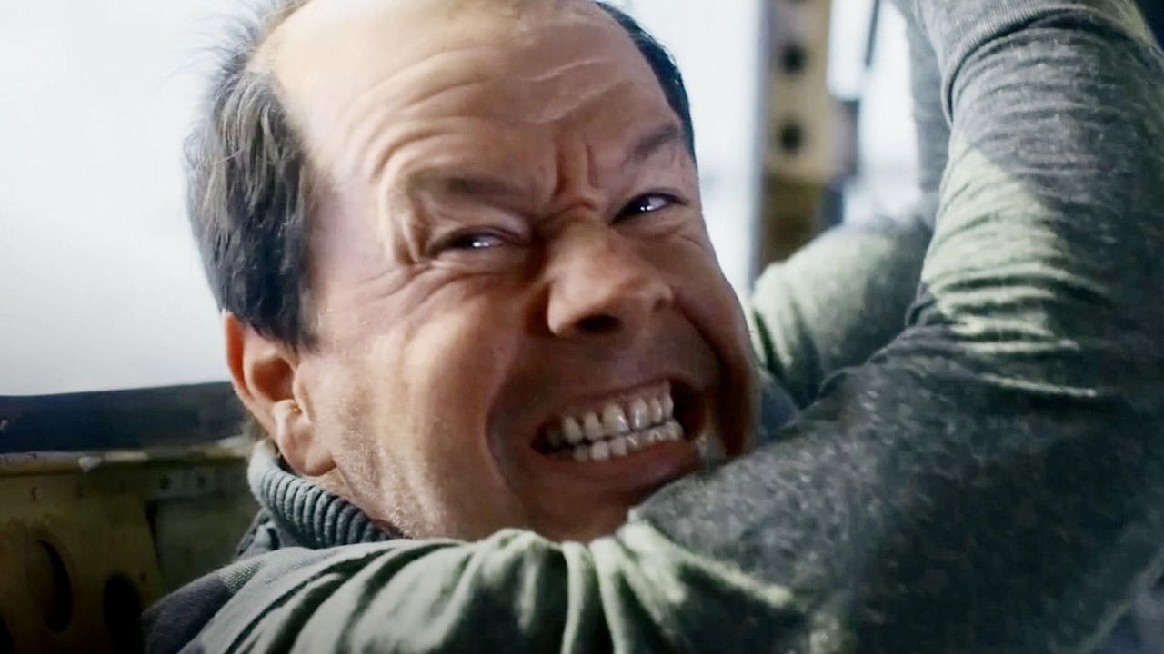 W styczniu w kinach, za 10 dni na Prime Video. Zmiażdżony przez krytyków tegoroczny thriller z Markiem Wahlbergiem wkrótce obejrzysz w ramach abonamentu, źródło grafiki: Flight Risk, Mel Gibson, Lionsgate, 2024.