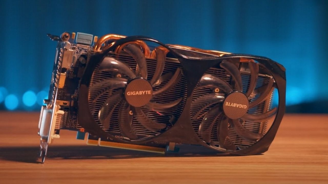 Czy GeForce GT 1030 zyskuje nowe życie z upscallingiem FSR? Niestety wyniki testów są jednoznaczne, źródło grafiki: YouTube/GCS Hardware.