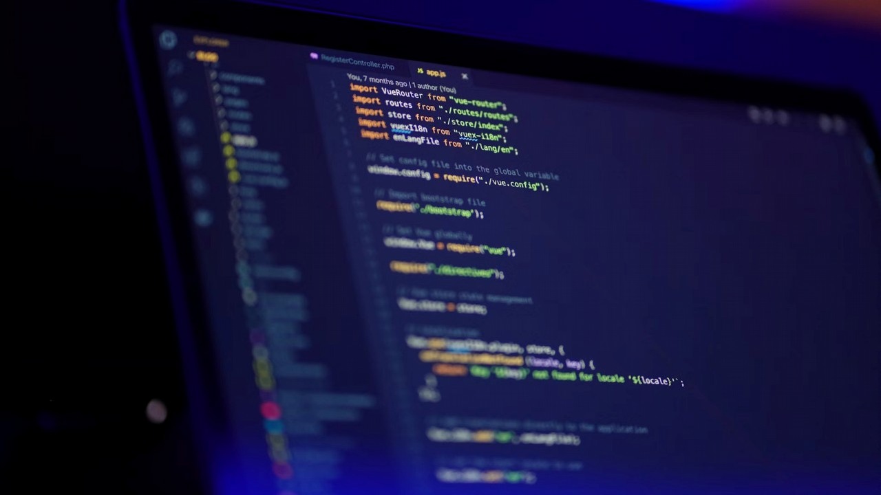 „Ludzkość zwyciężyła”. Polski programista wygrał z ChatGPT, a za jego zwycięstwem stoi zaskakująca historia, źródło grafiki: Mohammad Rahmani; Unsplash.com; 2020.