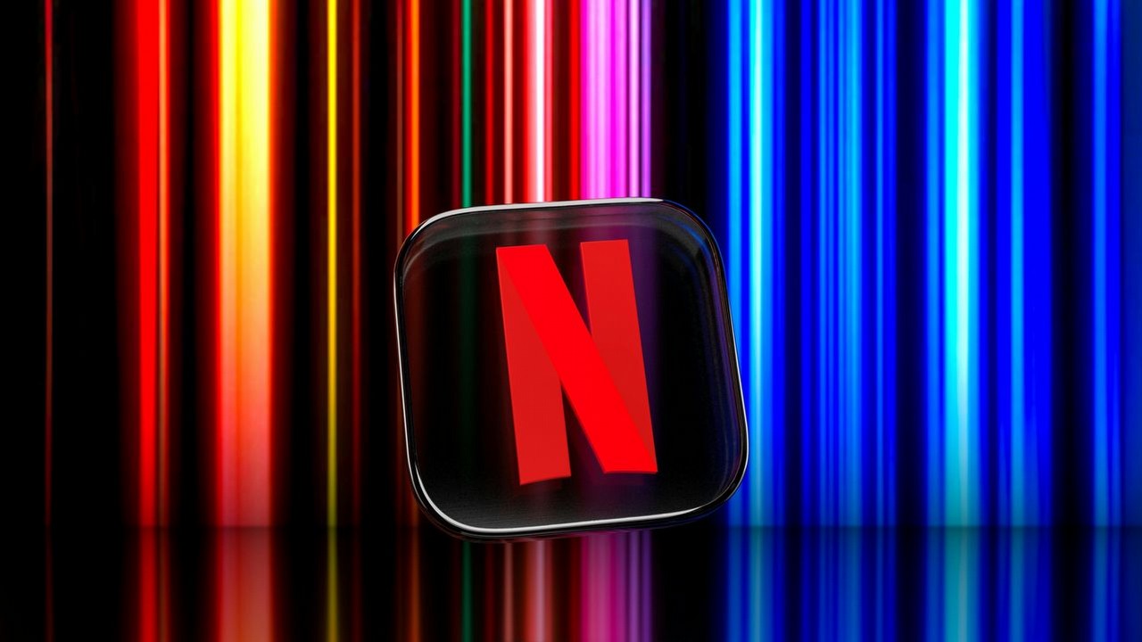 Krytycy kręcą nosem, ale Farciarz Gilmore 2 i tak podbija świat. Wielki powrót Adama Sandlera to nowy numer 1 Netflixa, źródło grafiki: 2021; Unsplash.com; Dima Solomin.