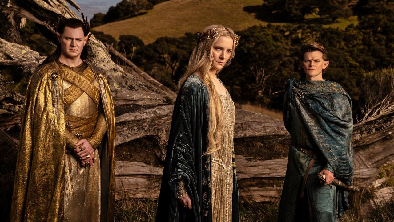 Pierścienie Władzy wracają. Prime Video potwierdza rozpoczęcie zdjęć do 3. sezonu najdroższej produkcji fantasy Amazona i zapowiada ponowne nadejście Saurona, źródło grafiki: Władca Pierścieni: Pierścienie Władzy, Patrick McKay, Prime Video, 2022.