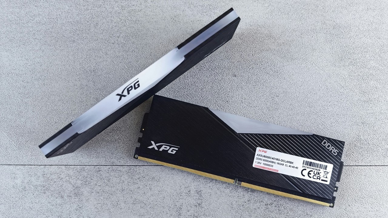 Gracz przez 2,5 roku zastanawiał się, dlaczego jego PC ma tak mało pamięci operacyjnej - przypadkiem znalazł moduł RAM leżący w obudowie, źródło grafiki: Andrey Matveev, Unsplash.