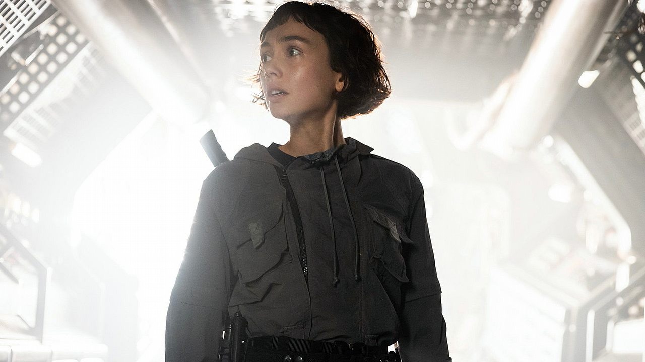 Obcy: Ziemia to najlepsze, co przytrafiło się kultowej franczyzie sci-fi od niemal 40 lat. Serial ma 90% na Rotten Tomatoes i jest dla Obcego tym, czym Andor dla Gwiezdnych wojen, źródło grafiki: Obcy: Ziemia, Noah Hawley, Hulu, 2025.