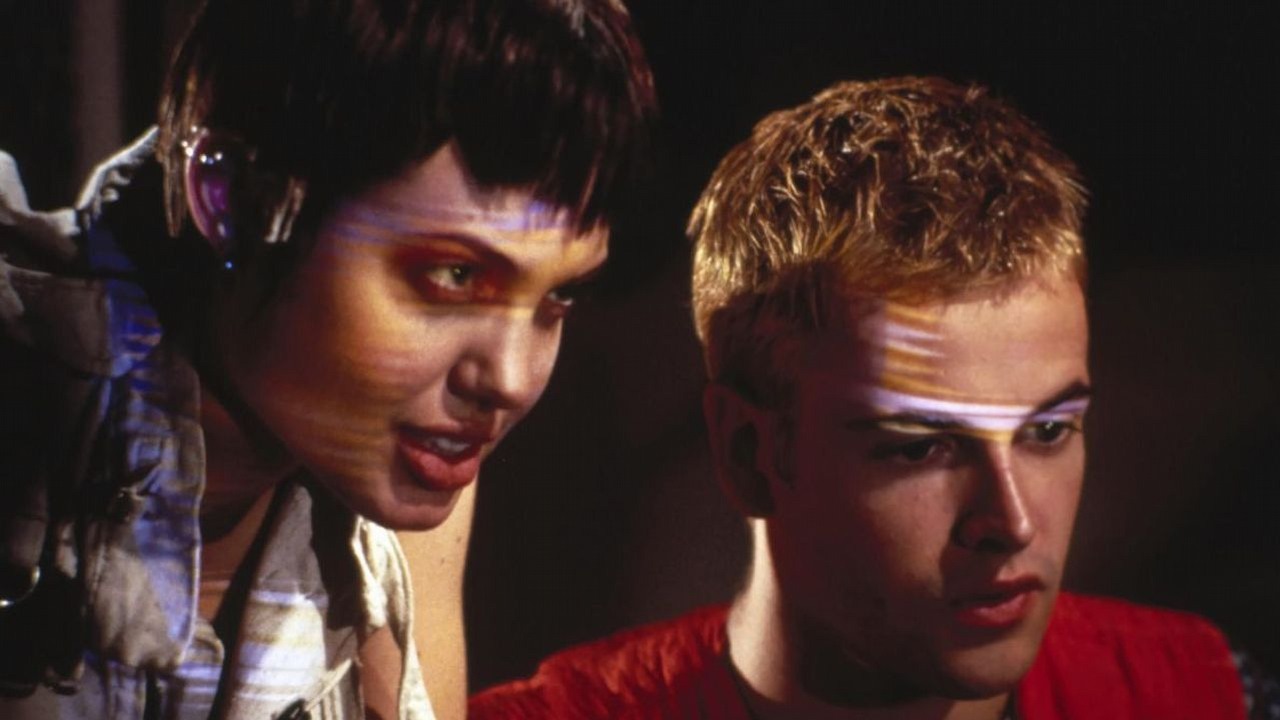 Zapomniany hit lat 90. z Angeliną Jolie wjechał na Prime Video. Zobacz, dlaczego fani go kochają, źródło grafiki: Hakerzy, Iain Softley, MGM, 1995.