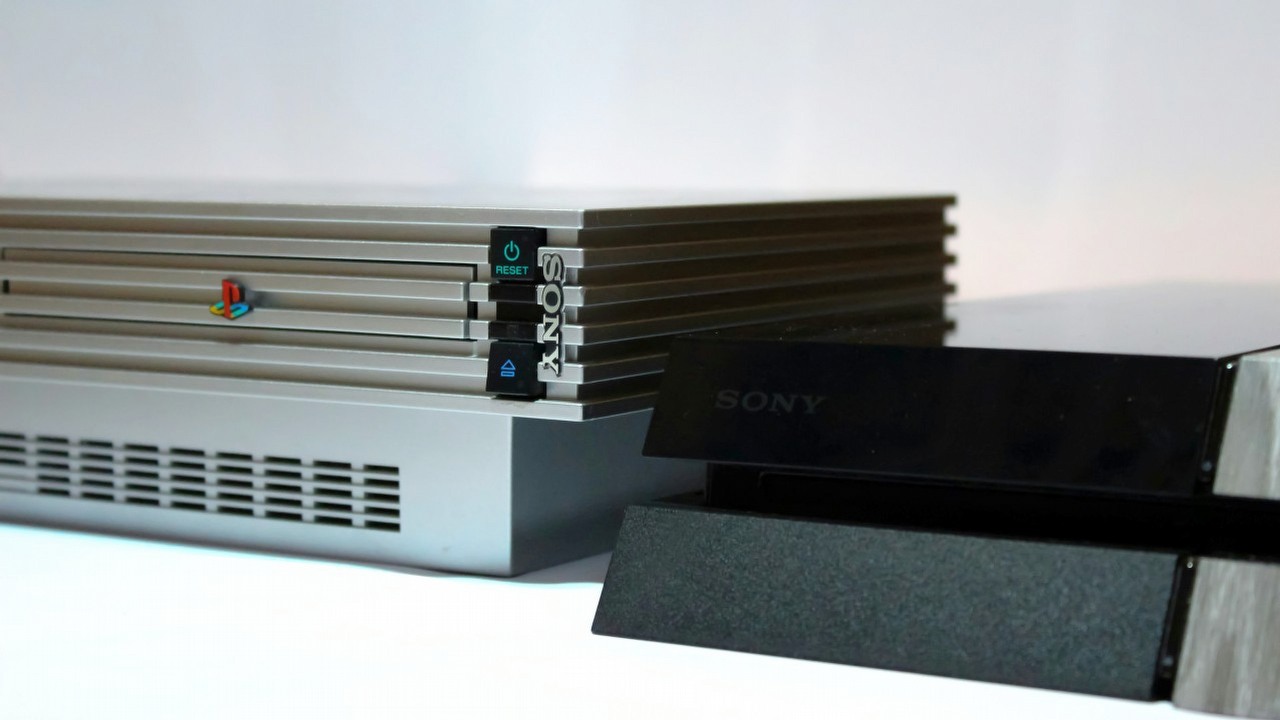 Gracz PlayStation ma już dość swojej porysowanej PS2 i po prostu używa pasty do polerowania samochodów - wynik zaskoczył nawet jego samego, źródło grafiki: Nassim Allia, Unsplash.