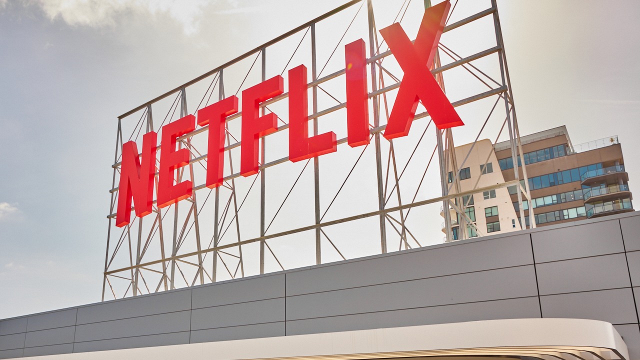 Netflix na celowniku UOKiK. Gigantowi streamingu grozi wysoka kara za podwyżkę abonamentu, źródło grafiki: Netflix.