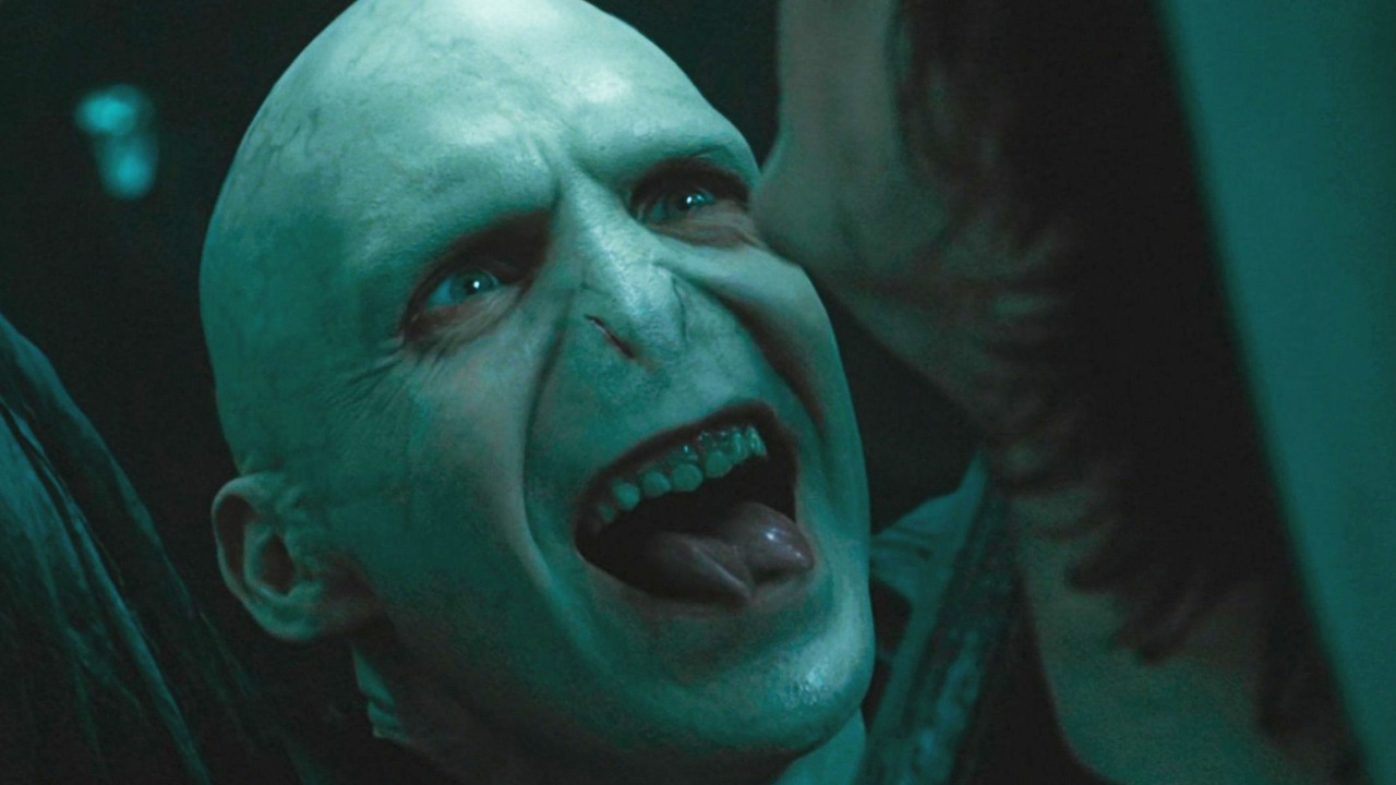 „To nie będę ja”. Główny kandydat do roli Voldemorta w serialu Harry Potter od HBO Max nie spełni marzeń fanów, źródło grafiki: Harry Potter i Czara Ognia, Mike Newell, Warner Bros. Pictures, 2005.