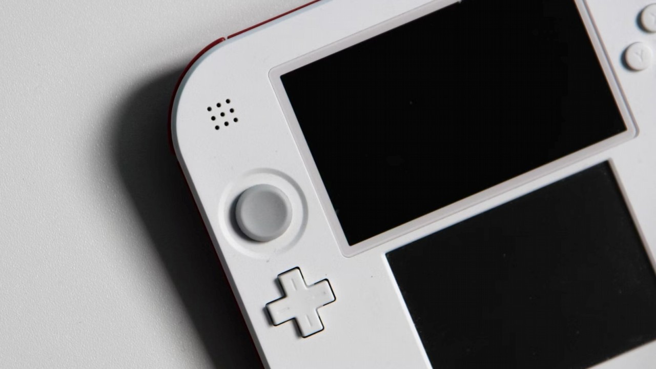 Emulacja retro na Androidzie może umrzeć, bo Google chce weryfikować twórców aplikacji, źródło grafiki: Denise Jans; Unsplash.com; 2020.