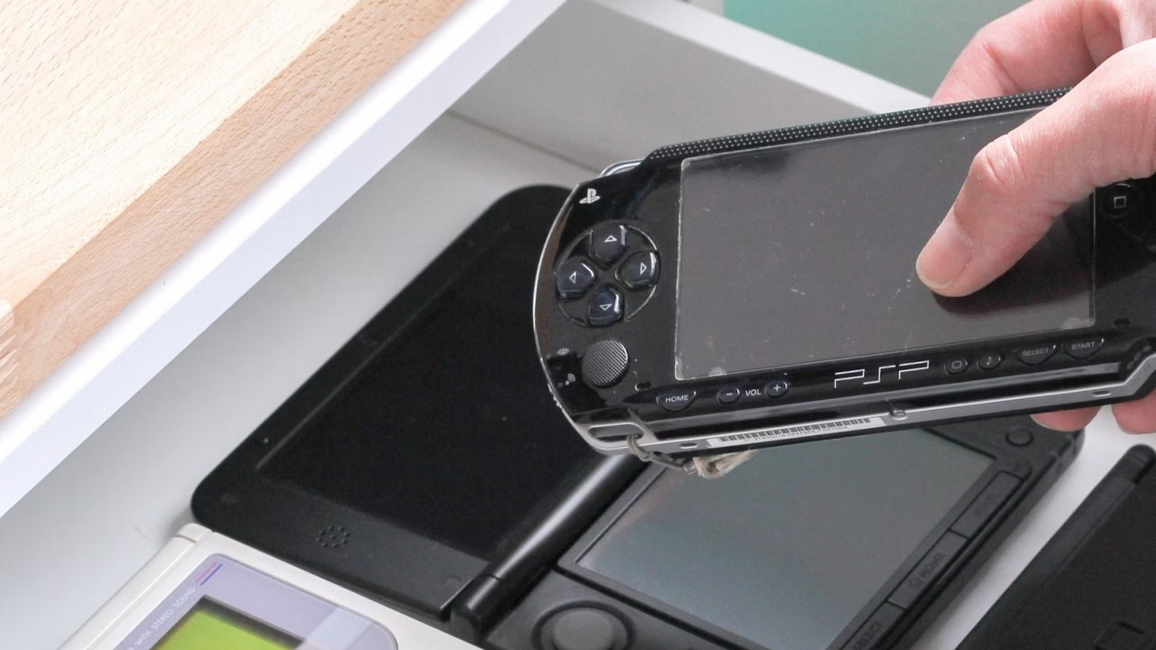 Handheld PlayStation 6 będzie tańszy i lepszy od Xboksa Ally X zdaniem leakera, źródło grafiki: Andrew M; Unsplash.com; 2019.