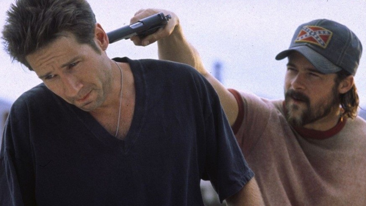 Prime Video odpala hity na początek tygodnia. Remake kultowego sci-fi, thriller kryminalny z Bradem Pittem i Bruce Willis w akcji: tego nie możesz przegapić, źródło grafiki: Kalifornia, Dominic Sena, Bigelow Productions, 1993.