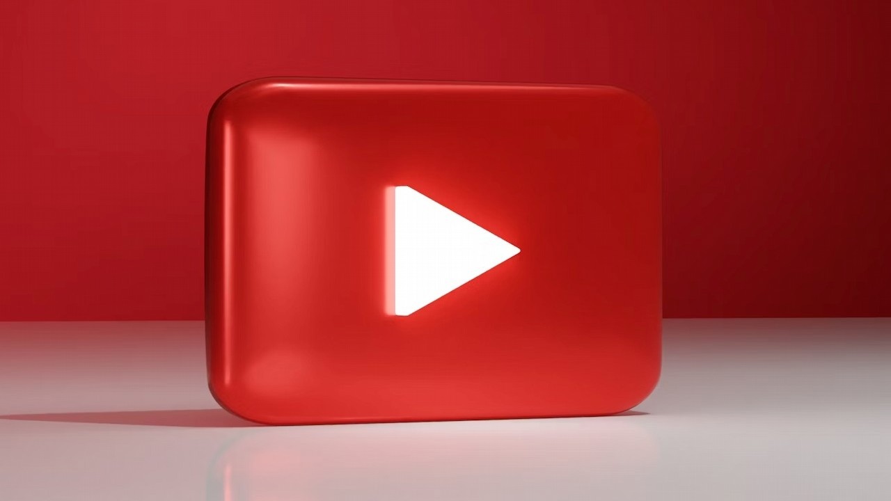 Grupy rodzinne YouTube Premium pod lupą; koniec dzielenia konta poza jednym domostwem, źródło grafiki: Lorenzi; Unsplash.com; 2024.