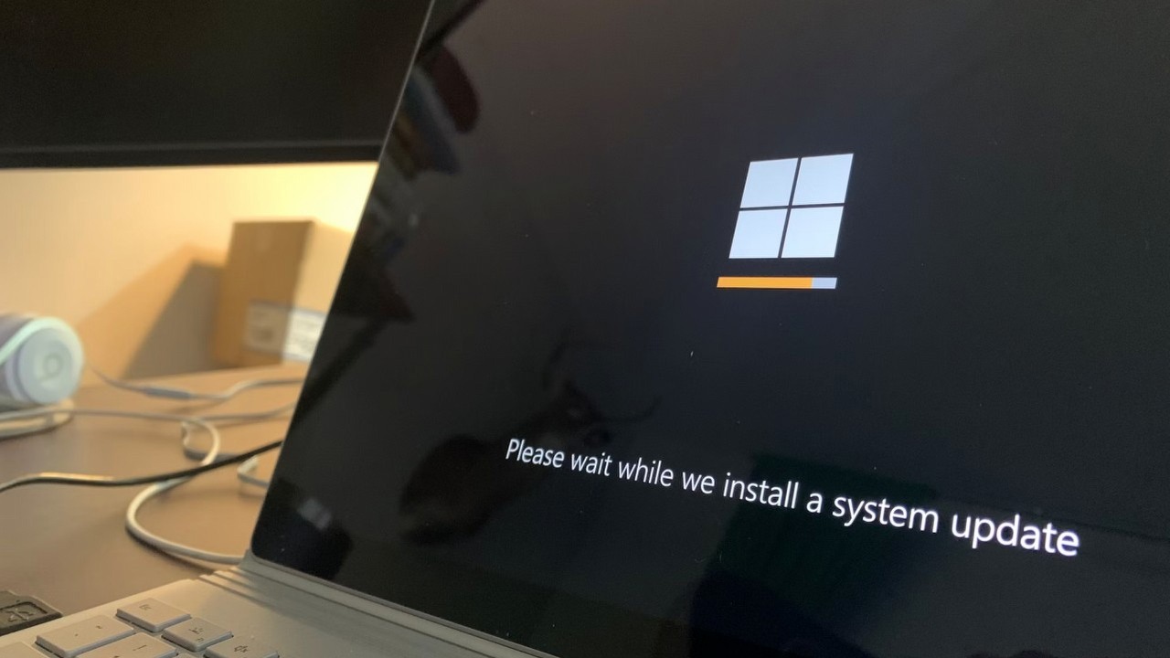 Za 29 dni Windows 10 straci dostęp do aktualizacji zabezpieczeń. Microsoft nie zmienił decyzji do samego końca, źródło grafiki: Clint Patterson; Unsplash.com; 2021.