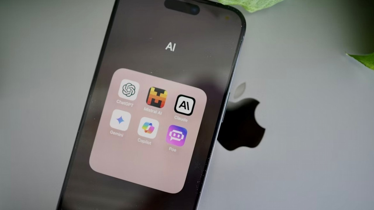 17 godzin nasłuchiwania dziennie. Startup chce, aby ta aplikacja była twoim drugim mózgiem, źródło grafiki: Solen Feyissa; Unsplash.com; 2024.