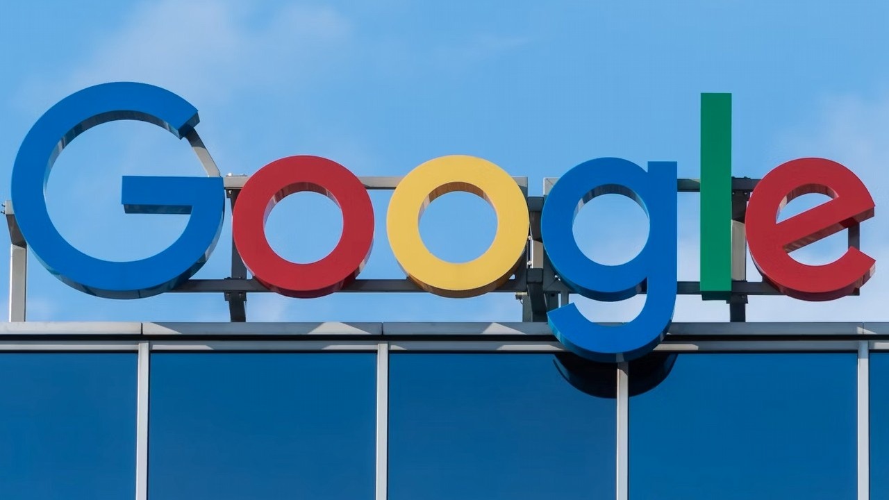 Google pozwany przez giganta medialnego. AI w wyszukiwarce ma zabijać ruch na stronach, źródło grafiki: Pawel Czerwinski; Unsplash.com; 2018.