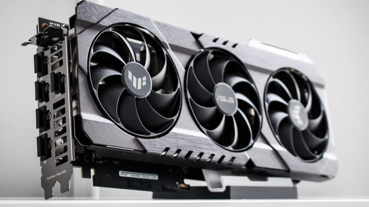 Zamiast karty graficznej w paczce była cegła; to kolejna „pomyłka” Amazonu, źródło grafiki: Thomas Foster; Unsplash.com; 2021.