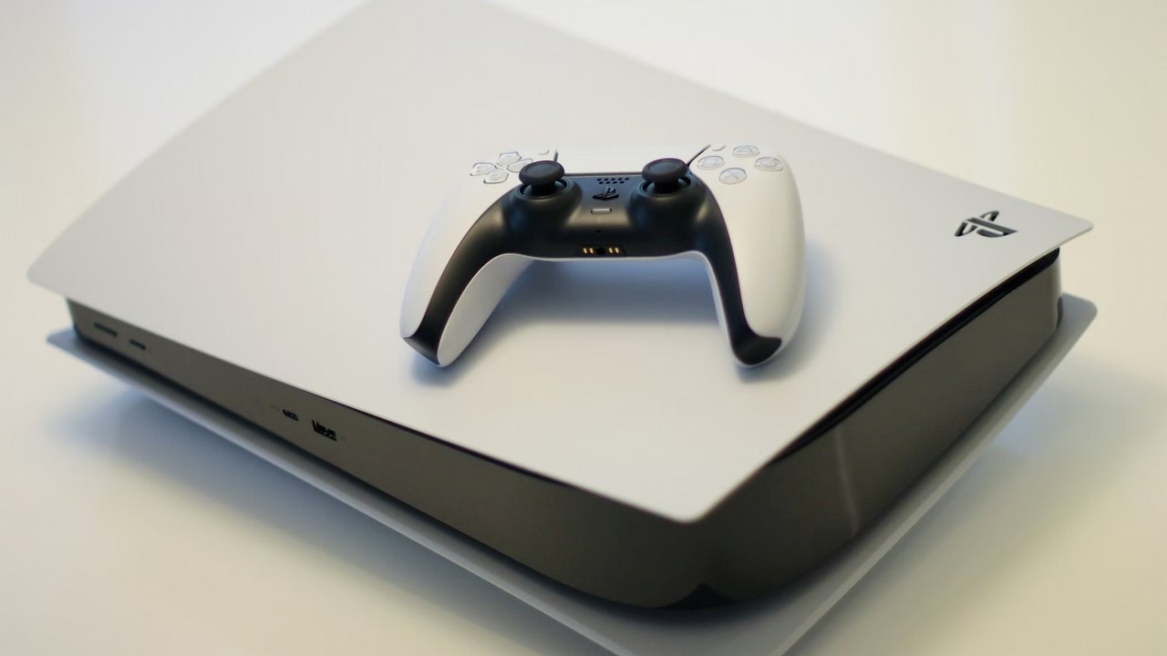 Generacja PlayStation 5 zarobiła najwięcej dla Sony; PS2 daleko w tyle, źródło grafiki: Kerde Severin; Unsplash.com; 2020.