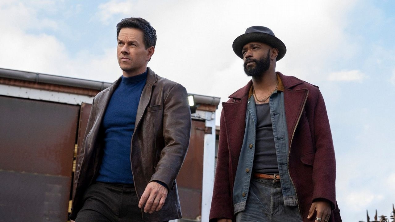 Dziś najważniejsza premiera Prime Video tego tygodnia. Nowy thriller akcji z Markiem Wahlbergiem w roli złodzieja już dostępny, źródło grafiki: Nieczysta gra, Shane Black, Prime Video, 2025.