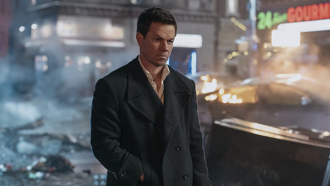 Thriller akcji z Markiem Wahlbergiem to numer 1 Prime Video w prawie 50 krajach,  ale krytycy przed nim ostrzegają. Kiepska nowość zgniła na Rotten Tomatoes, źródło grafiki: Play Dirty, Shane Black, Prime Video, 2025.