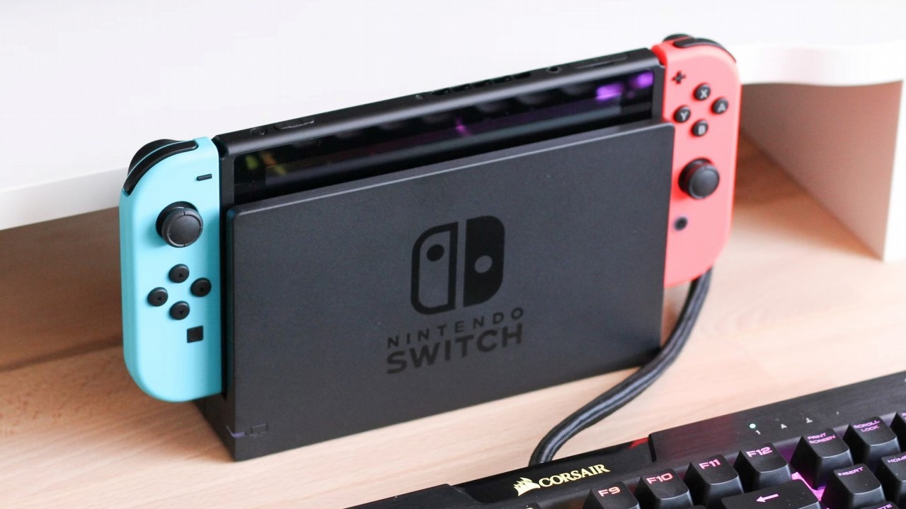 Nintendo chce od oszusta 4,5 miliona dolarów; pirat sprzedawał nielimitowany transfer do pobierania gier, źródło grafiki: Andrew M; Unsplash.com; 2019.