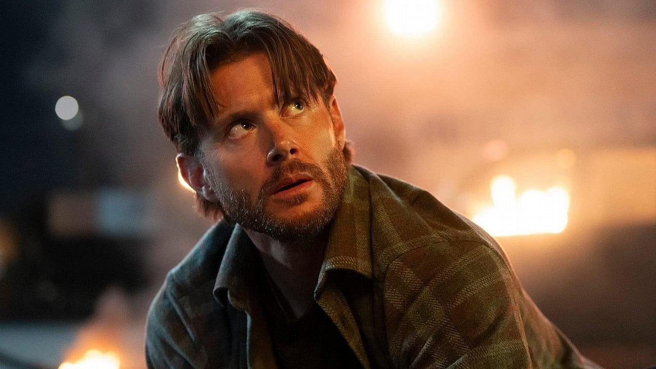 Prime Video właśnie anulowało serial, który był numerem 1 na Amazonie, łamiąc serce Jensenowi Acklesowi: „Tak działają rzeczy w tym przemyśle”, źródło grafiki: Countdown, Derek Haas, Prime Video, 2025.