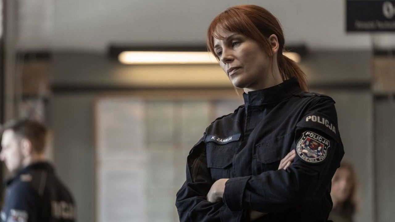 Dziś premiera kontynuacji mrocznego polskiego kryminału. Na HBO właśnie zadebiutował 3. sezon thrillera z Katarzyną Wajdą, źródło grafiki: Odwilż, Xawery Żuławski, HBO Max, 2025.